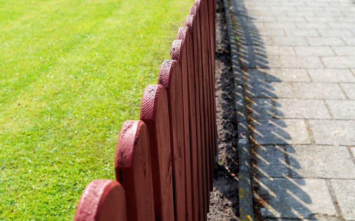 Huśtawka ogrodowa – na jakie parametry trzeba zwrócić uwagę w czasie wybierania